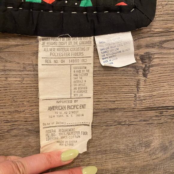 Mary Engelbreit Vintage Detailed Stitched "Chair of Bowlies" Baby Child Quilt - Picture 4 of 7